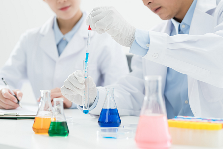 Esittelyssä SARS-CoV-2 / FLU A ja B / RSV Antigeenin pikatestisarja